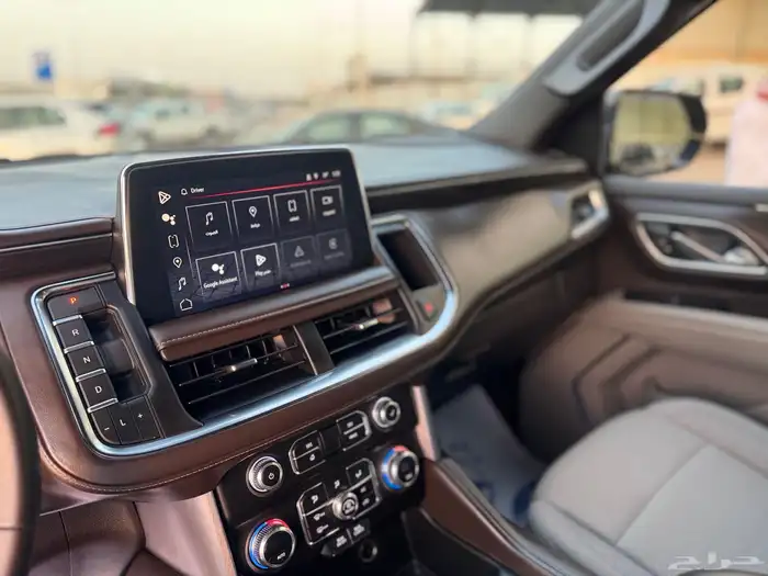 جي ام سي يوكن 2023 اسود 17