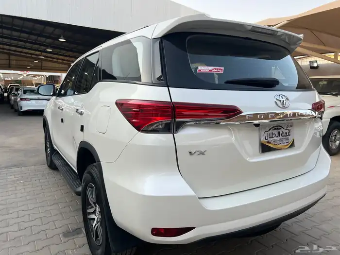 فورتشنر 2022 بنزين 6 سلندر نظيف جدا لدى قمة الاطلال 26