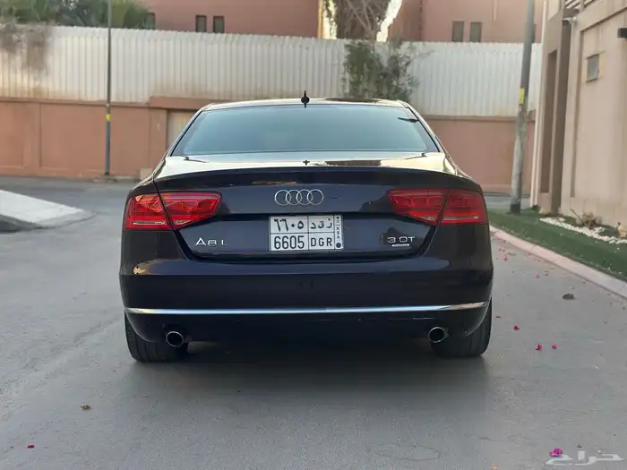 اودي مخزن ممشى قليل جدا A8 2012 4