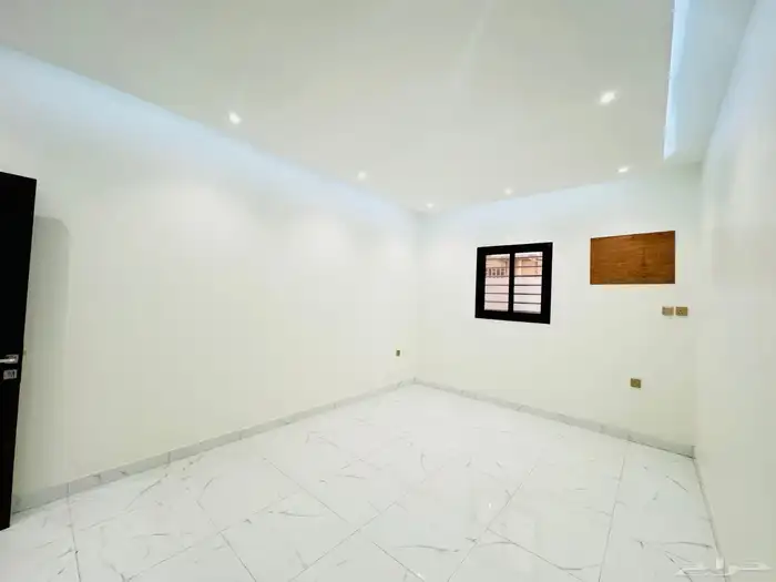 شقق للبيع تشطيب ممتاز حي السويس 3