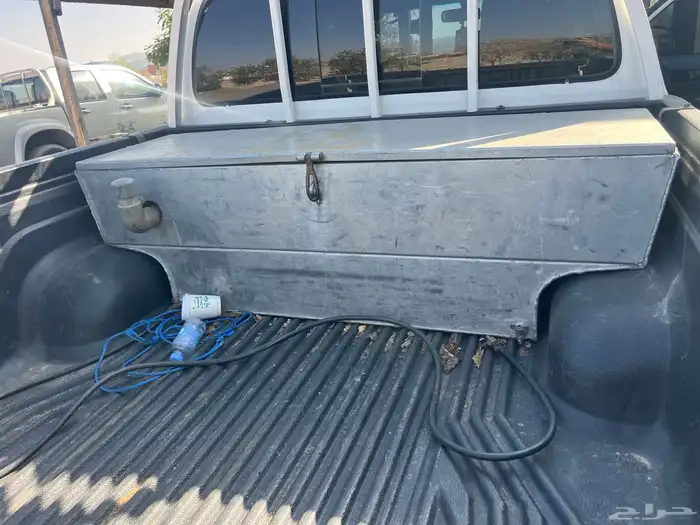 صندوق هايلوكس 23 عزبة مع تانكي ماء 0