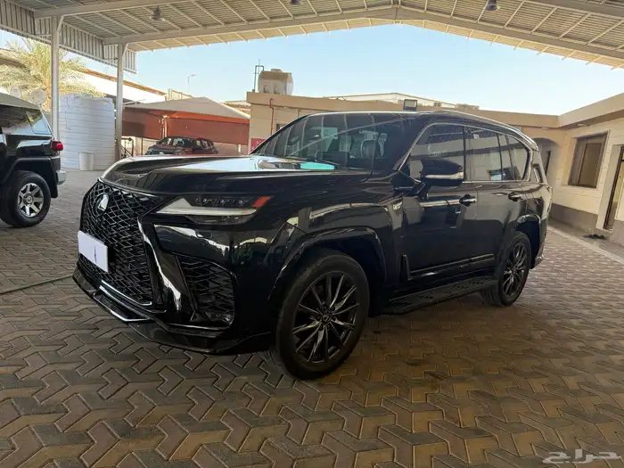 لكزس LX600 أف اسبورت موديل 2024 3