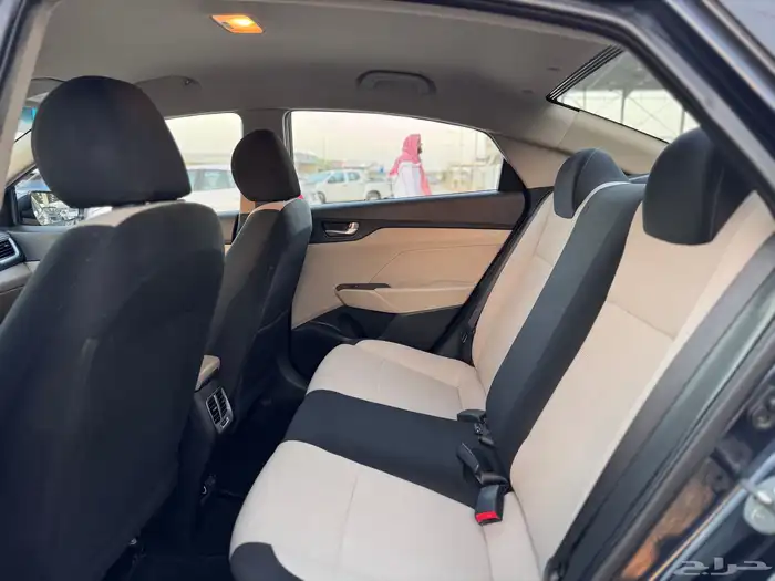 هيونداي اكسنت 2023 ازرق غامق 8