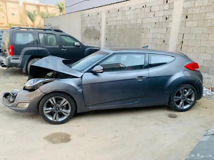 فوليستر 2012 هيونداي مصدومة للبيع 8