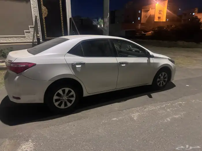 كورلا 2015ماشيه 390القير مكينه محركات شرط البدي فيه قطعتين 0