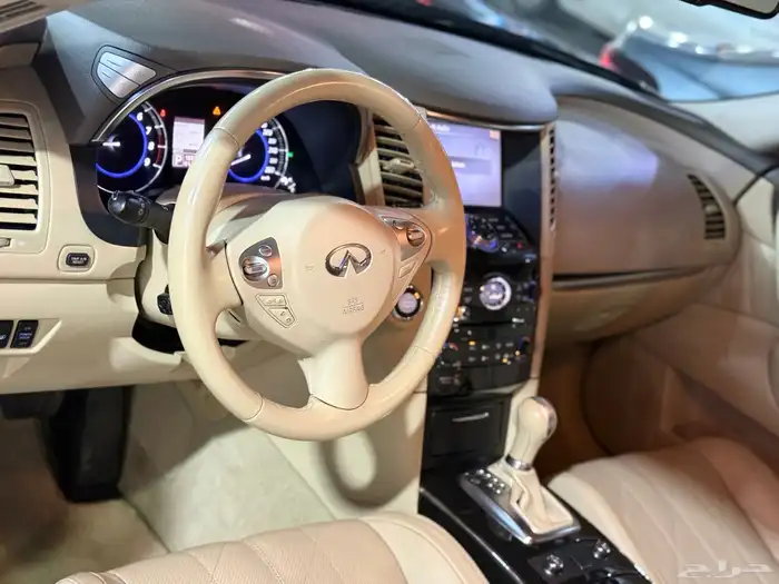 إنفينيتي QX70 2018 19