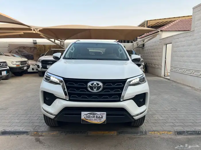 فورتشنر 2022 بنزين 6 سلندر نظيف جدا لدى قمة الاطلال 0