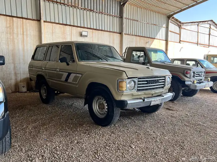 لاندكروزر 83 1