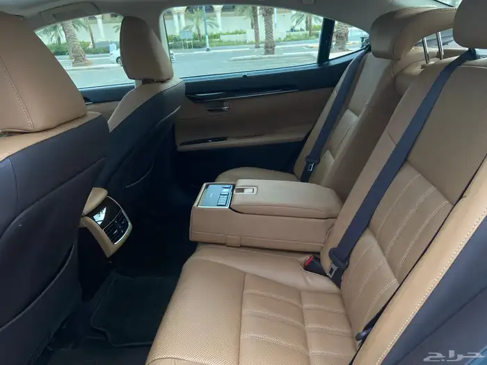 لكزس اي اس2017 مخزن تم البيع 9