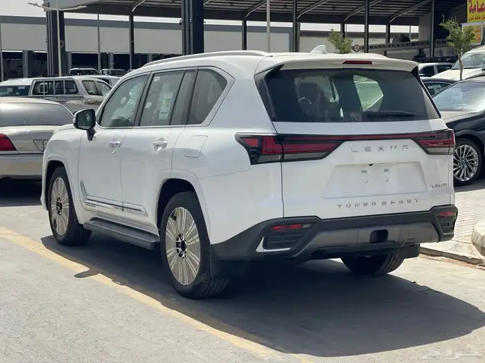 لكزس BB. LX600 بريمي. 2025. بالكاش وألاقصاد 5