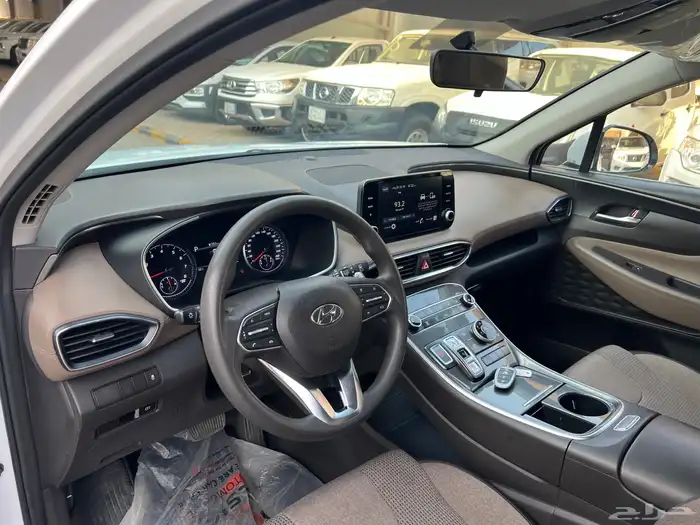 سنتافي 2023 دبل بنزين 7 مقاعد نظيف جدا لدى قمة الاطلال 50