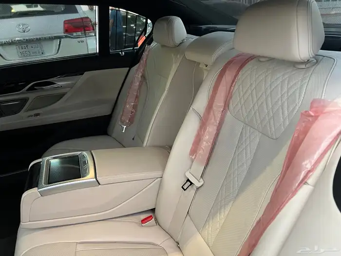 بي ام دبليو 2020 LI 730 فل كامل كت ام 11