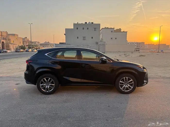 لكزس NX300 2020 5