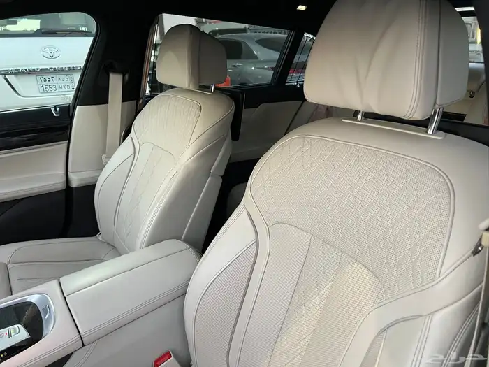 بي ام دبليو 2020 LI 730 فل كامل كت ام 17