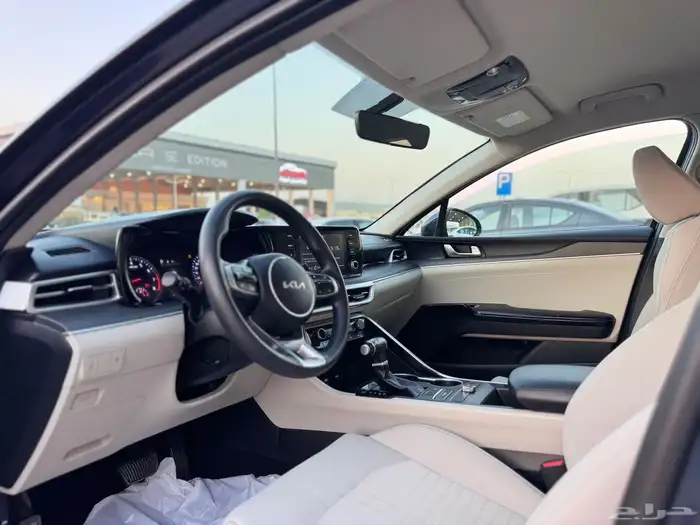 كيا K5 2022 ازرق غامق 11