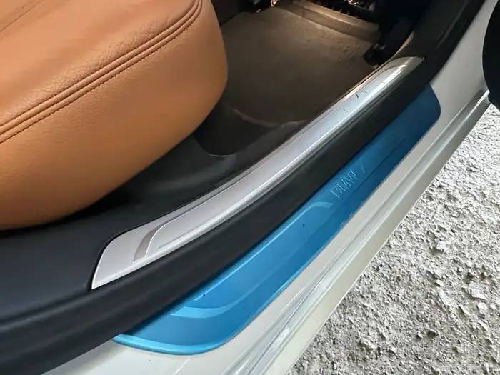 بي ام دبليو 730 م 2018 مخزن عداد 31 ألف كم 31