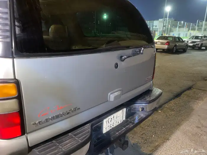 السياره وكاله لاتوجد حوادث مكينه وقير شرط 8