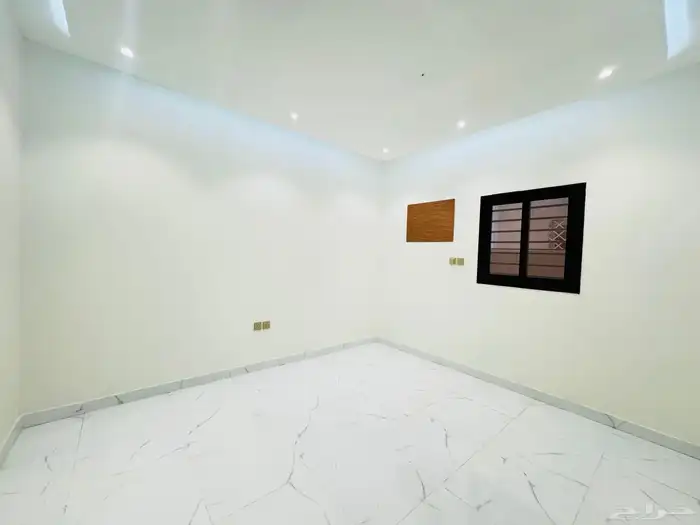 شقق للبيع تشطيب ممتاز حي السويس 8