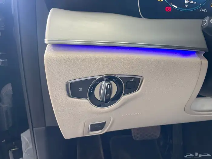 مرسيدس 2021 E250 رادار قياده ذاتيه فتحه سقف ( بنزين) 2.0T 9