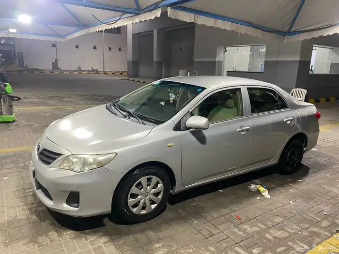 للبيع كورولا 2013 3