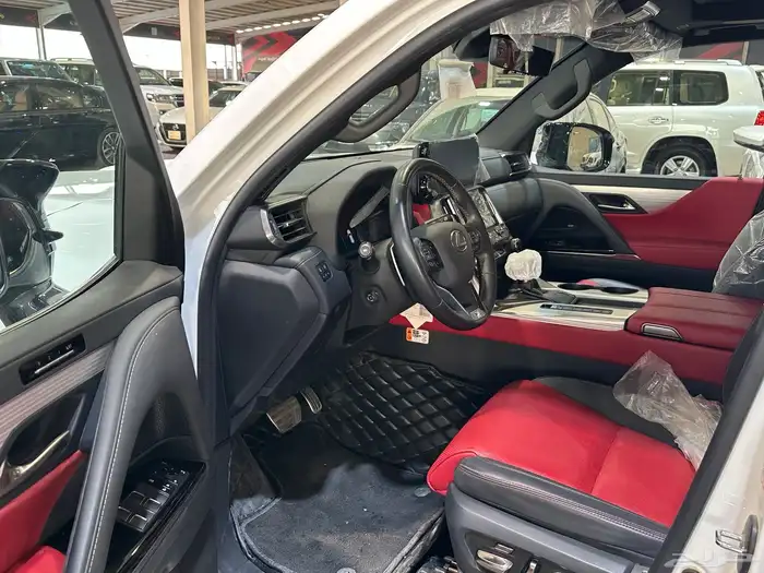 لكزس 2025 LX600سعودي F sport 9