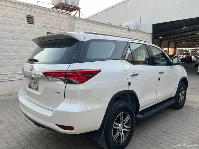 فورتشنر 2022 بنزين 6 سلندر نظيف جدا لدى قمة الاطلال 12