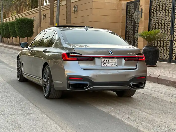 بي ام 740iL 2021 ضمان وصيانه 22