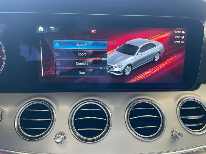 مرسيدس 2021 E250 رادار قياده ذاتيه فتحه سقف ( بنزين) 2.0T 15