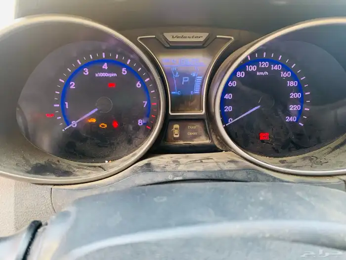 فوليستر 2012 هيونداي مصدومة للبيع 50