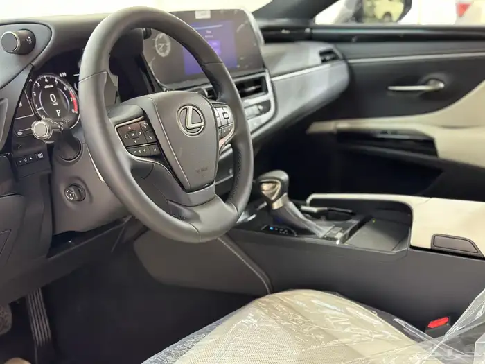 لكزس ES 250 AA موديل 2025 5