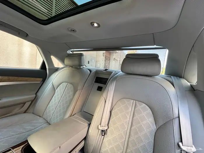 اودي مخزن ممشى قليل جدا A8 2012 12