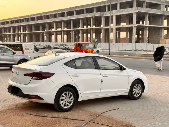 هيونداي النترا 2020 ابيض 1.6 5