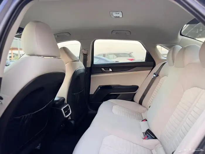 كيا K5 2022 ازرق غامق 10