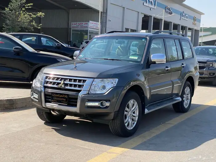 باجيرو GLS V6 فل كامل العلامه الذهبيه 2020 بدي وكاله نظيف 3