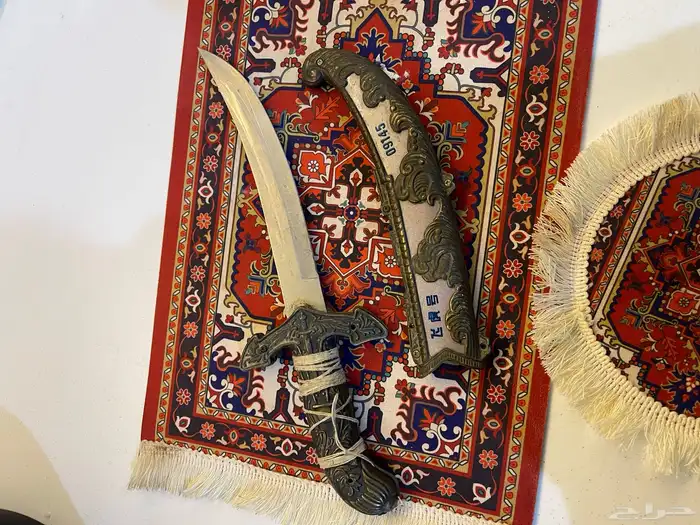 خنجر قديم علئ السوم لتواصل على الرقم 1