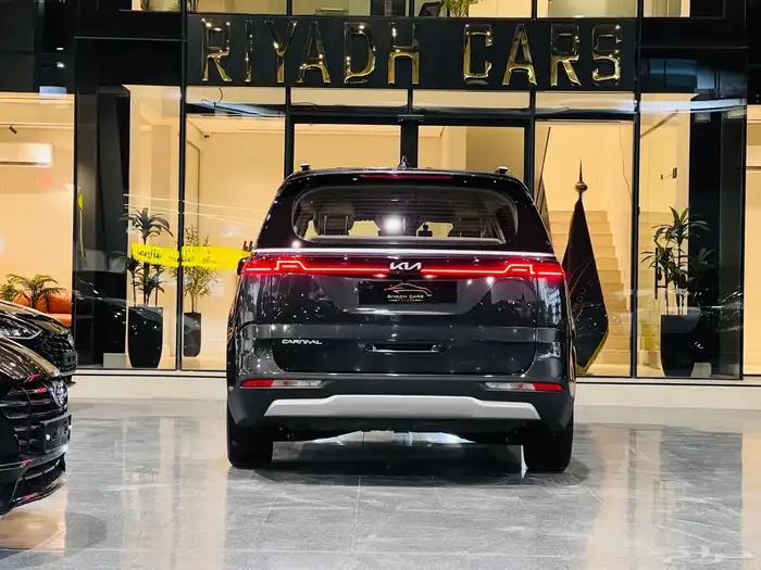 كيا كارنيفال 2023 (بحاله ممتازه) 3
