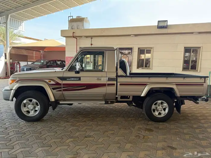 تويوتا شاص بريمي رفرف موديل 2016 10