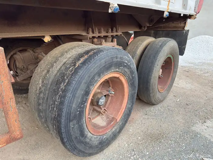 للبيع صندوق قلاب 6