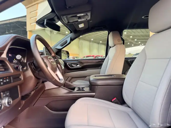 جي ام سي يوكن 2023 اسود 11