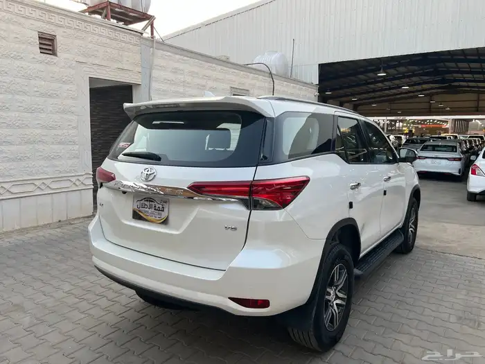 فورتشنر 2022 بنزين 6 سلندر نظيف جدا لدى قمة الاطلال 18