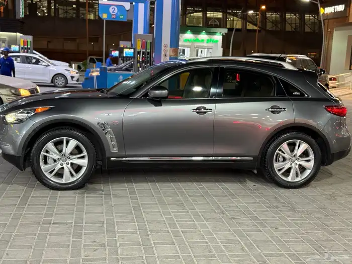 إنفينيتي QX70 2018 3