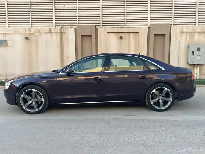 اودي مخزن ممشى قليل جدا A8 2012 3