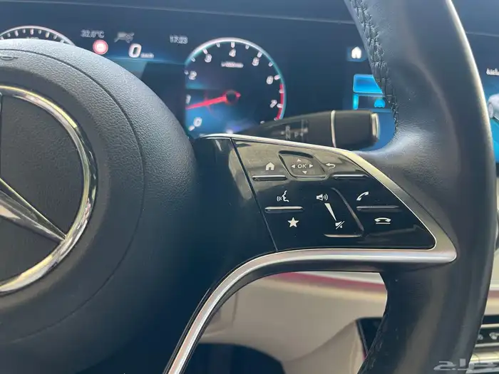 مرسيدس 2021 E250 رادار قياده ذاتيه فتحه سقف ( بنزين) 2.0T 10