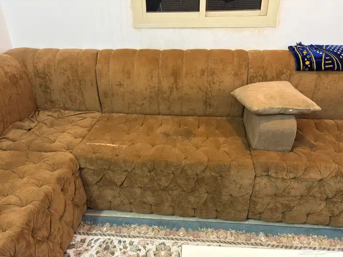 كنب ومساند وزوليه كلهم مع بعض بنفس السعر 2