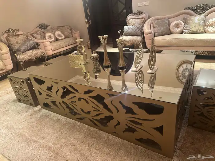 الاحسا محاسن أرامكو طاوله كبيره وخمس طاولات صغار 0