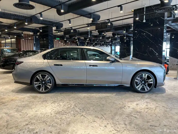 بي ام دبليو 735 - BMW 735i M Kit 2026 2