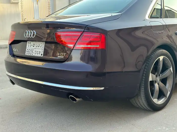 اودي مخزن ممشى قليل جدا A8 2012 2