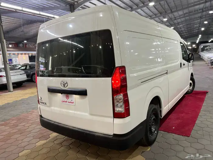 تويوتا هاي اس بضاعة سقف عالي ديزل يدوي2026 جديد 170.200شامل 5