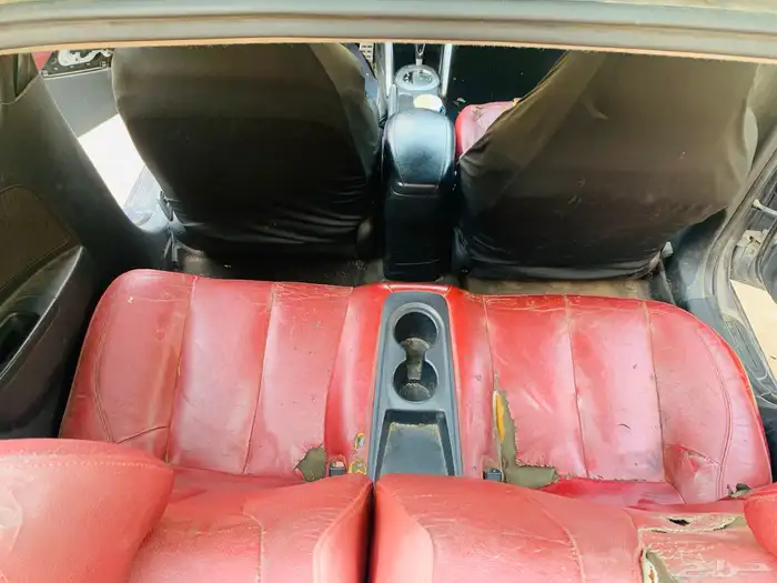 فوليستر 2012 هيونداي مصدومة للبيع 13