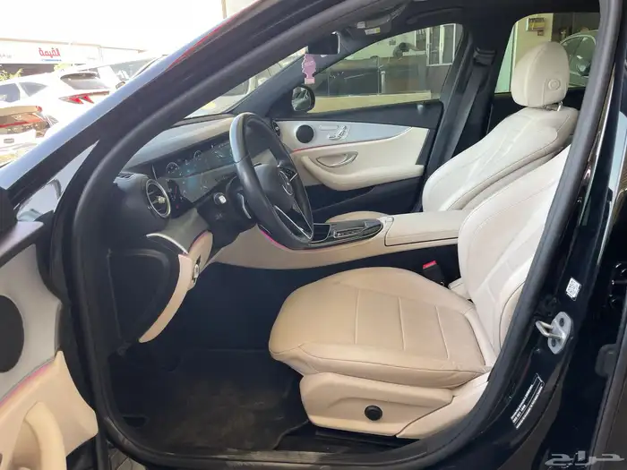 مرسيدس 2021 E250 رادار قياده ذاتيه فتحه سقف ( بنزين) 2.0T 17